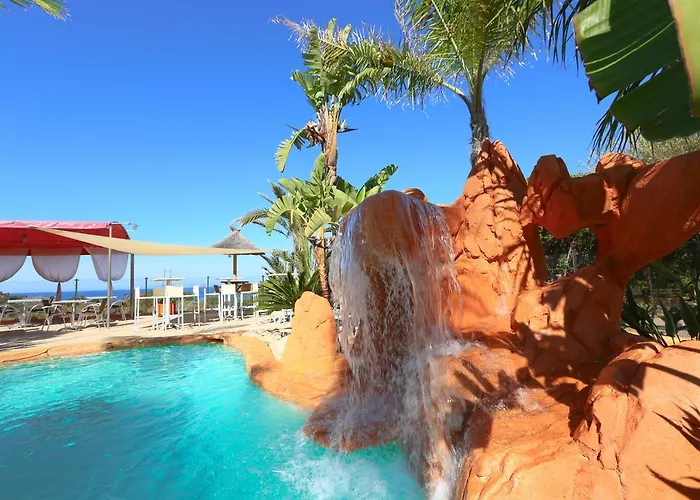 Dom wakacyjny & Marina D'arone