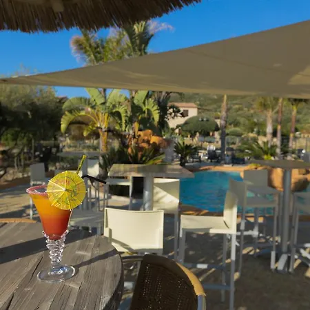 Résidence De Marina D'arone Hébergement de vacances *
