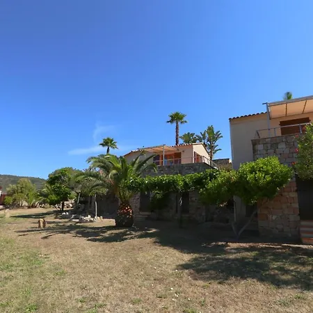 Résidence De Marina D'arone Hébergement de vacances *