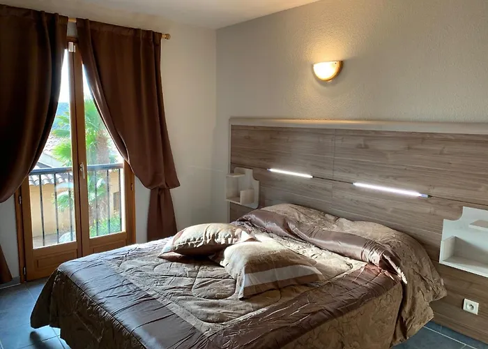 & Marina D'arone Piana (Corsica)